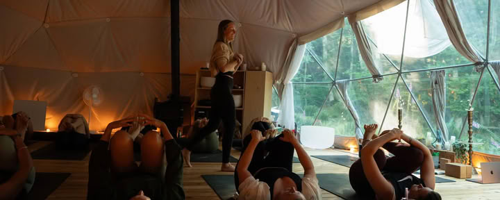Evolve-retreat met Mikaela Millington op Bowen Island — Nectar Yoga