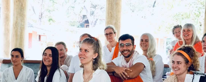 21-daagse stille meditatie-detox ashramretreat in India
