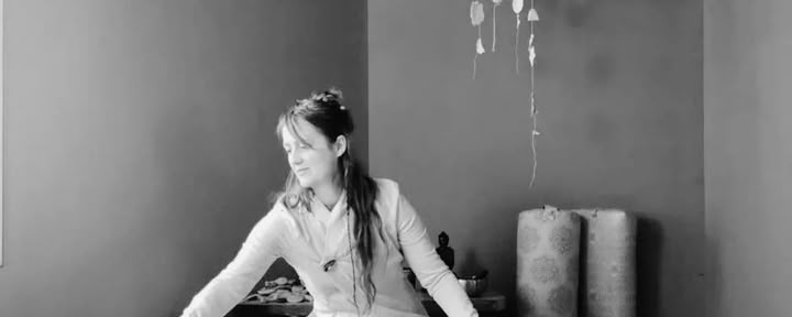 Vinyasa-yogaflowervaring met Sonja