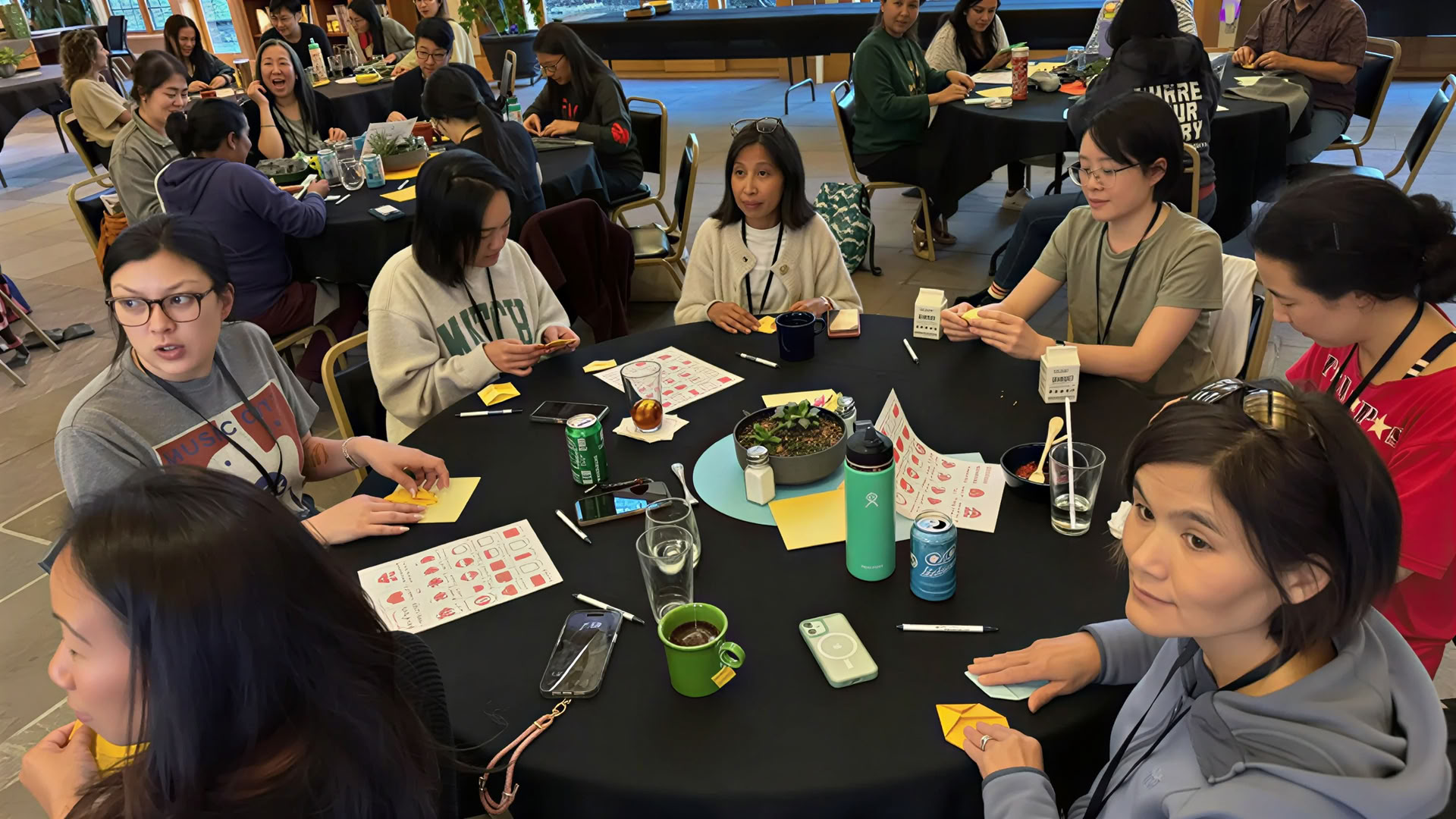 Gemeenschapsretreat met Grace Lin en Debbi Michiko Florence: het vieren van Aziatische en Aziatisch-Amerikaanse verhalen (mei)