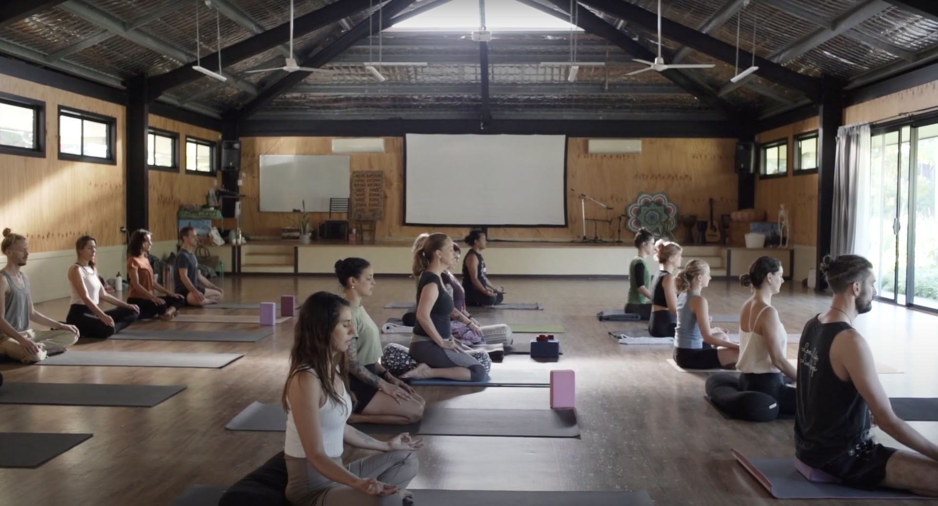 200-uurs yoga-docentenopleiding immersieretraject