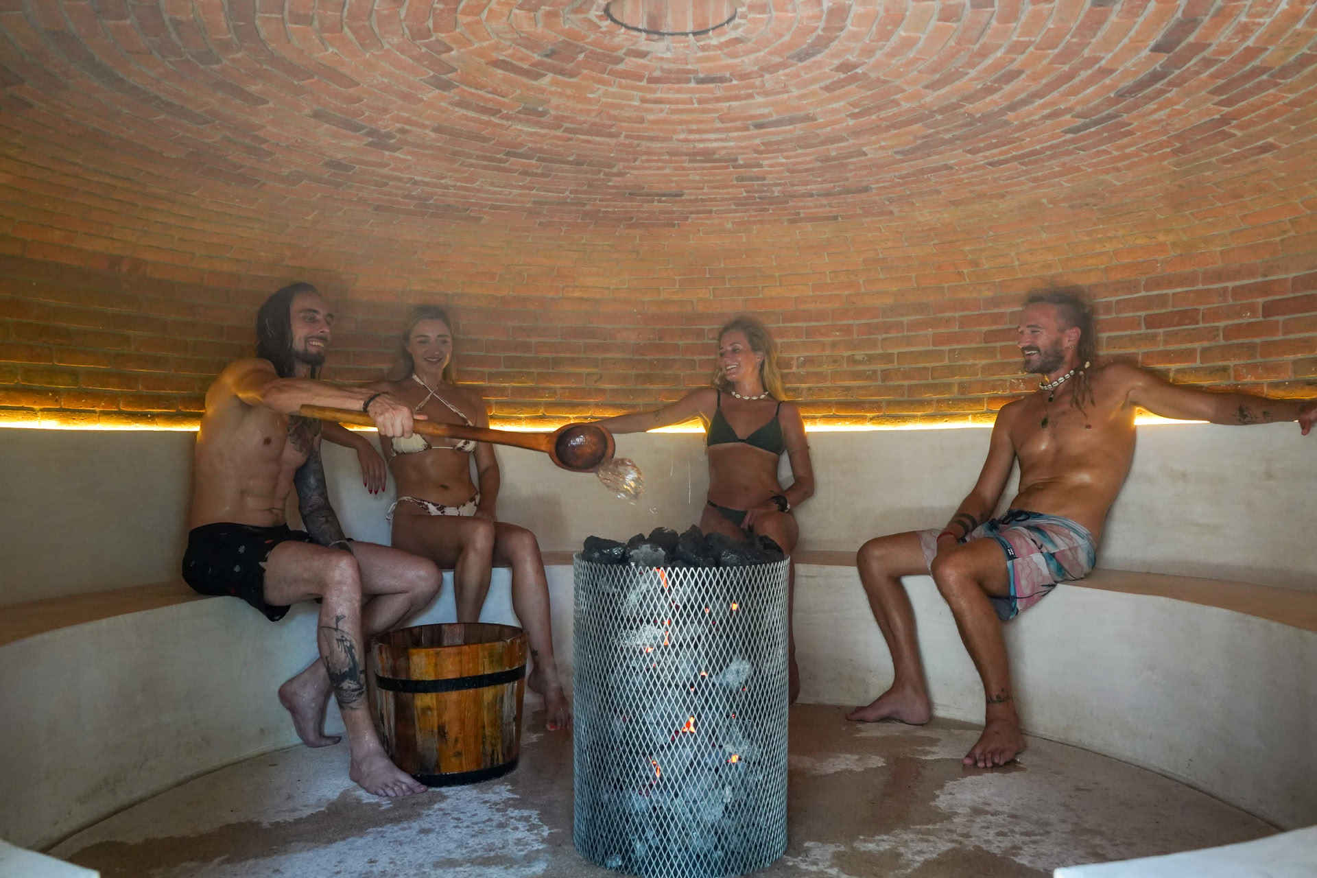 Sauna + koude dompelbad + jungle gym