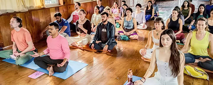 200-uurs yogadocentenopleiding in Rishikesh, India – januari 2026