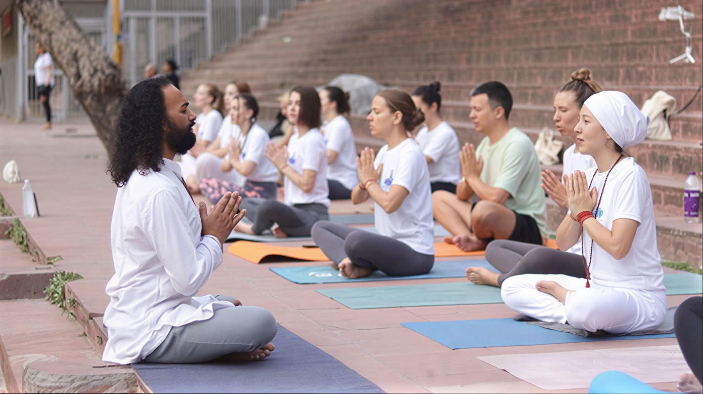 200-uurs yogadocentenopleiding in Rishikesh – 1 juni t/m 26 juni 2026