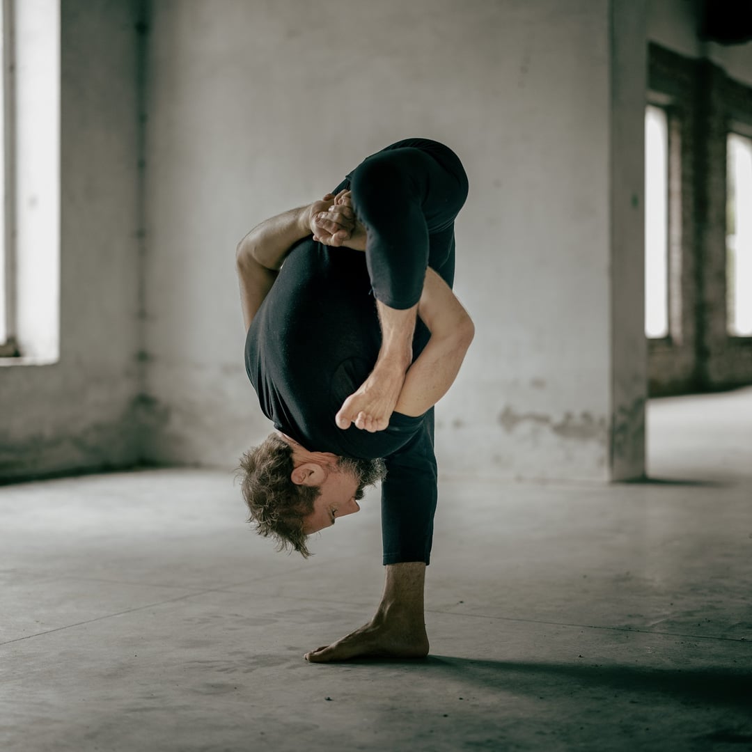 Lezing over yogafilosofie met Ty Landrum