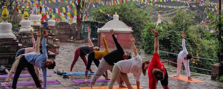 300-uurs yogadocentenopleiding (YTT) 24 dagen