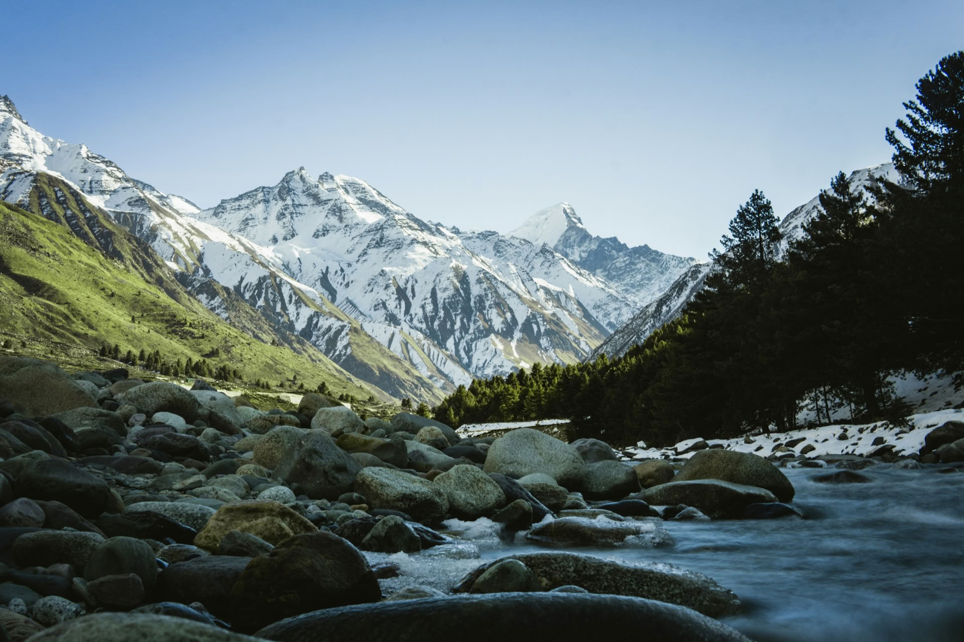 Van boomgaarden naar alpenvalleien: Thanedar & Sangla Himalaya-reis