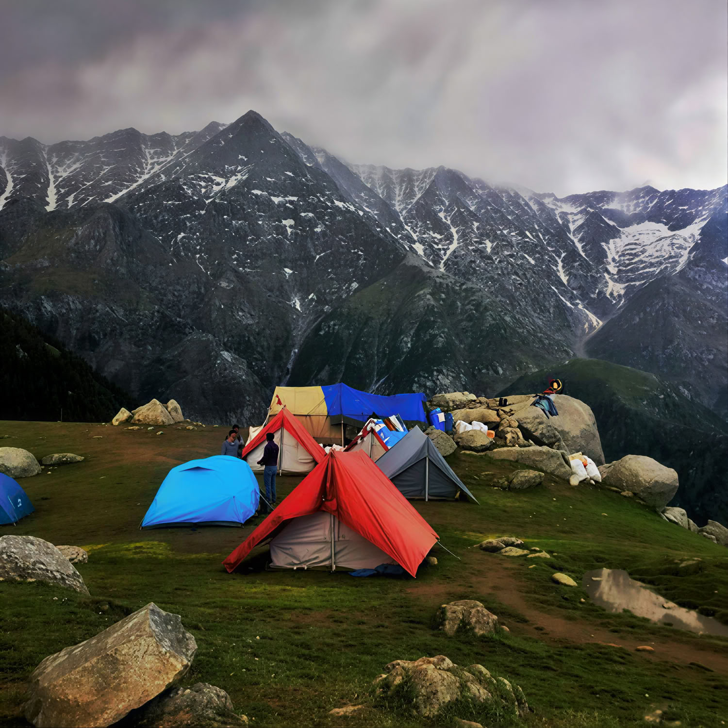 Kloosters, theeroutes en uitzichten op de hemel: ontsnapping naar Dharamshala, Palampur en Bir