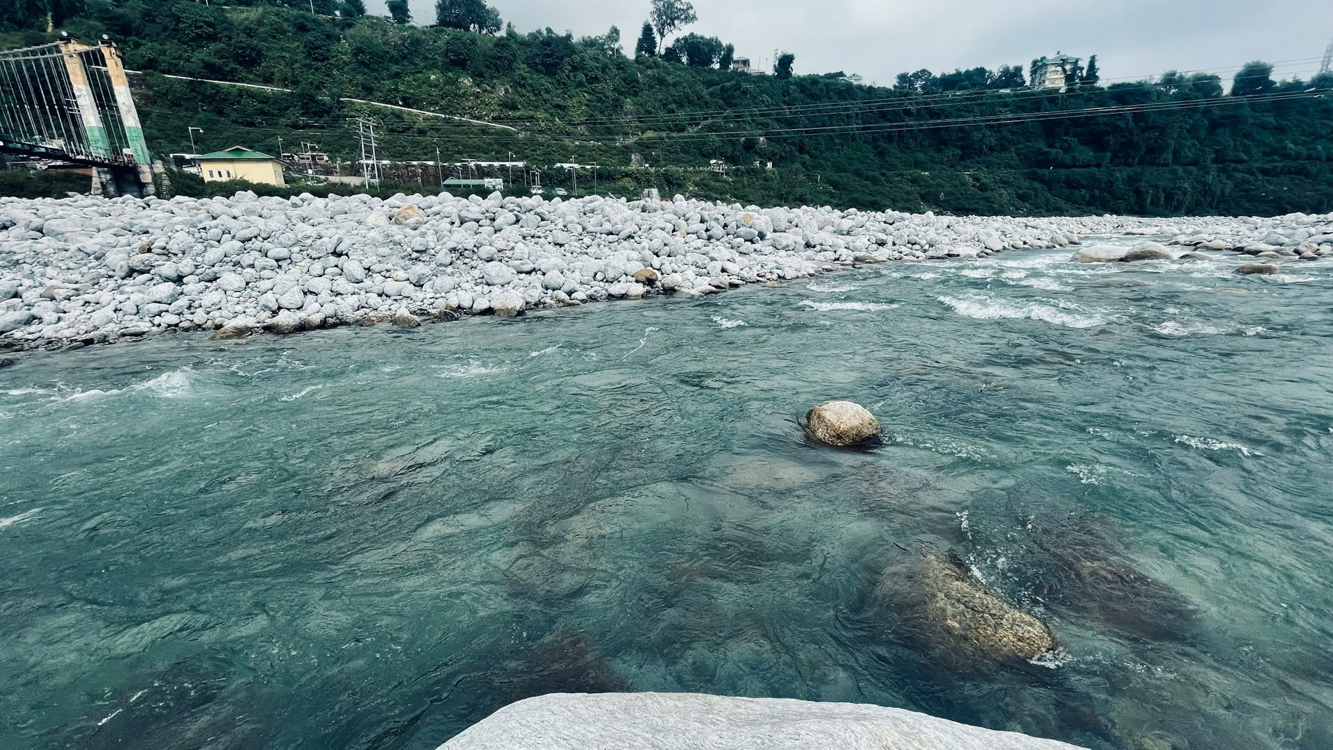 Kloosters, theeroutes en uitzichten op de hemel: ontsnapping naar Dharamshala, Palampur en Bir