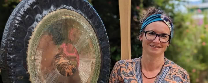 Privé Klankhealing-sessie op Tenerife – Gongs & Klankschalen voor Diepe Ontspanning