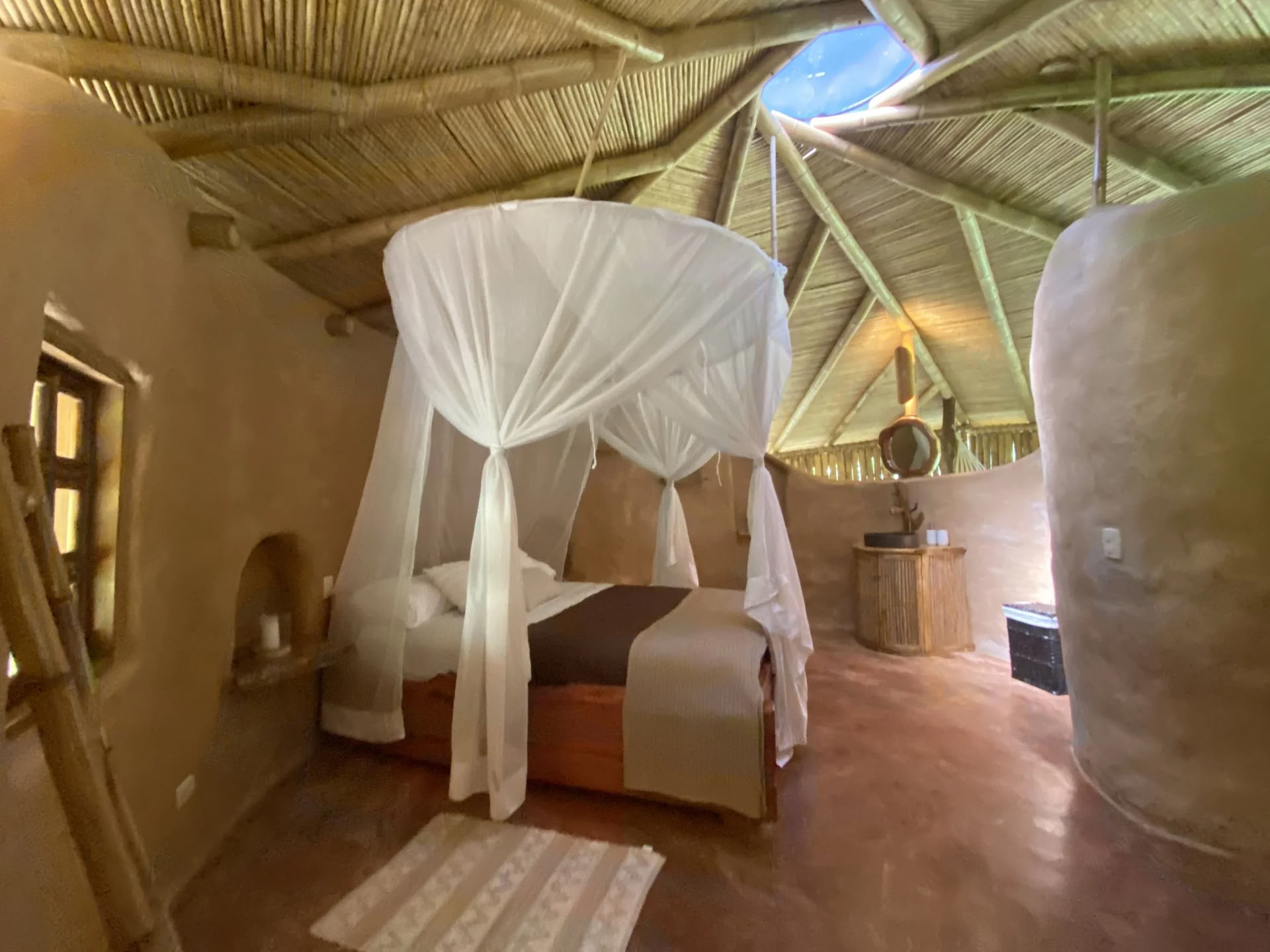 IPSALU Tantra Kriya Yoga I Niveau 2 Cobraademhaling — Brave Earth