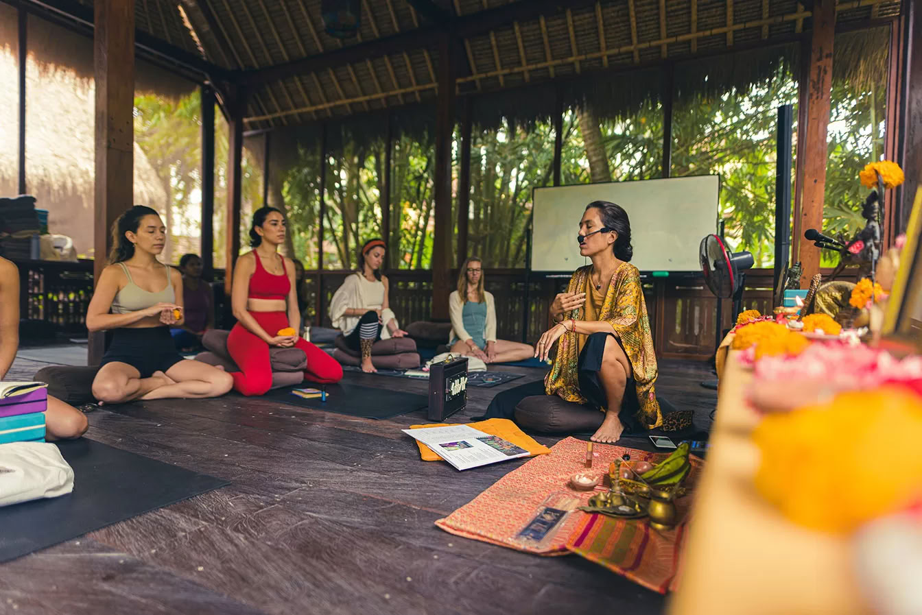 Lucidflow 100 uur van 300 uur YTT - Yoga Docentenopleiding Bali