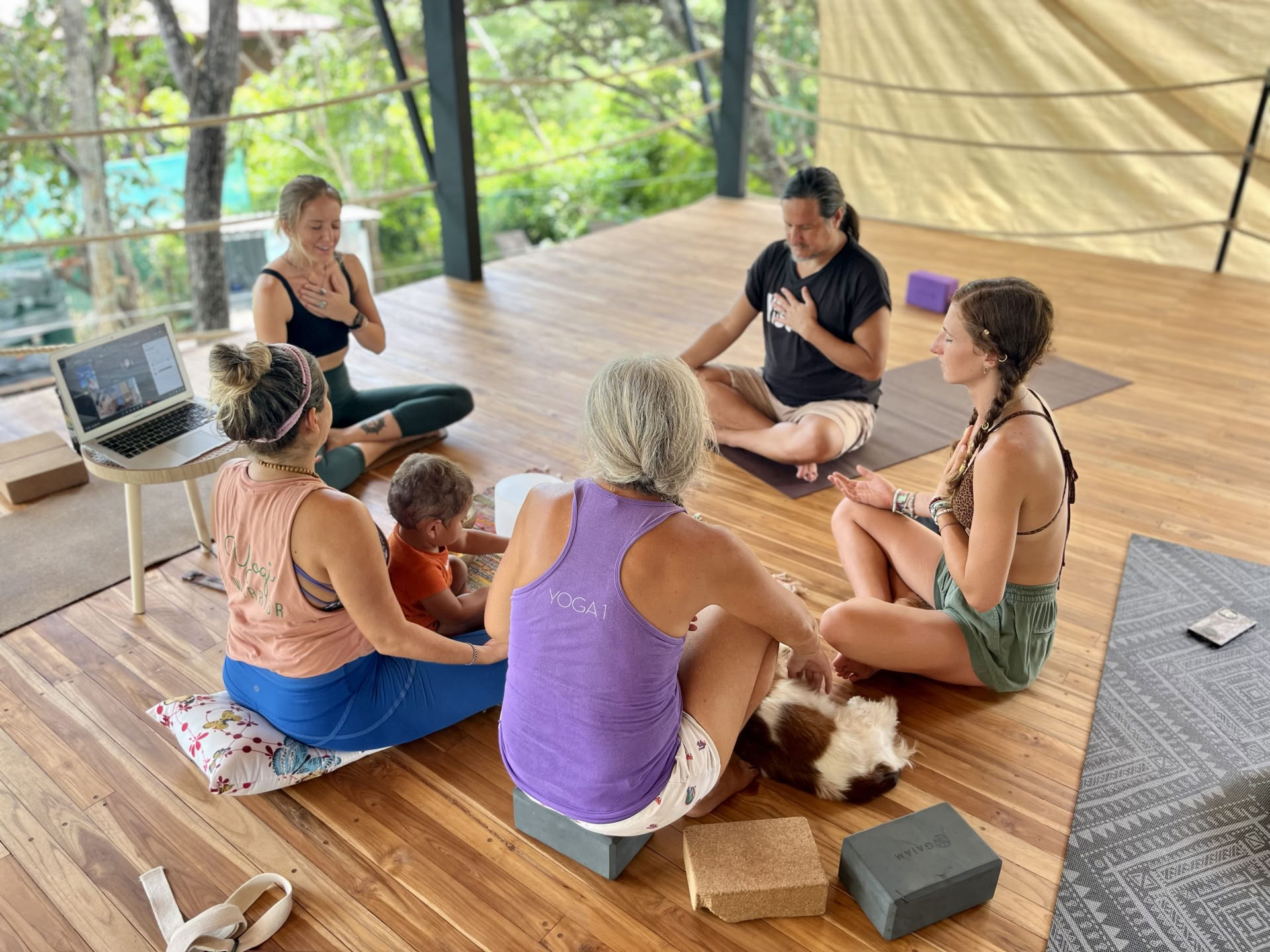 300-uurs gevorderde yoga- en ayurveda-lerarenopleiding