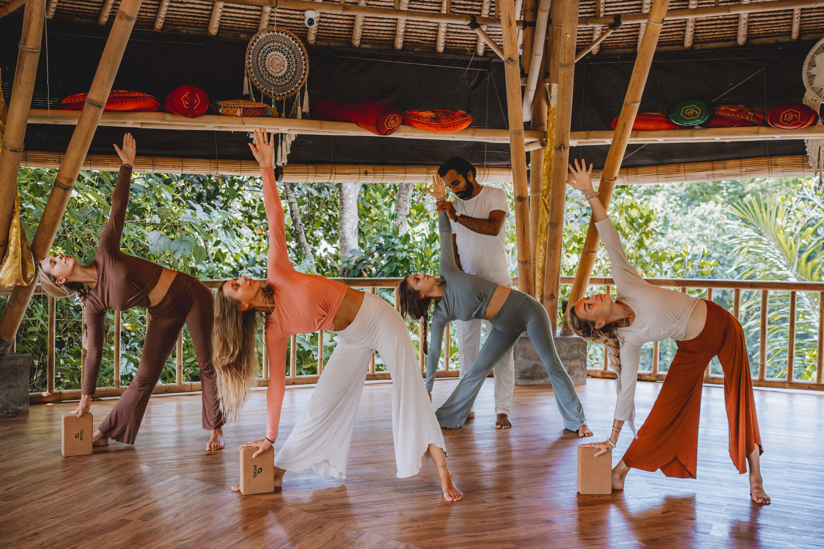 200 uur yogadocentenopleiding op Bali, Amertham