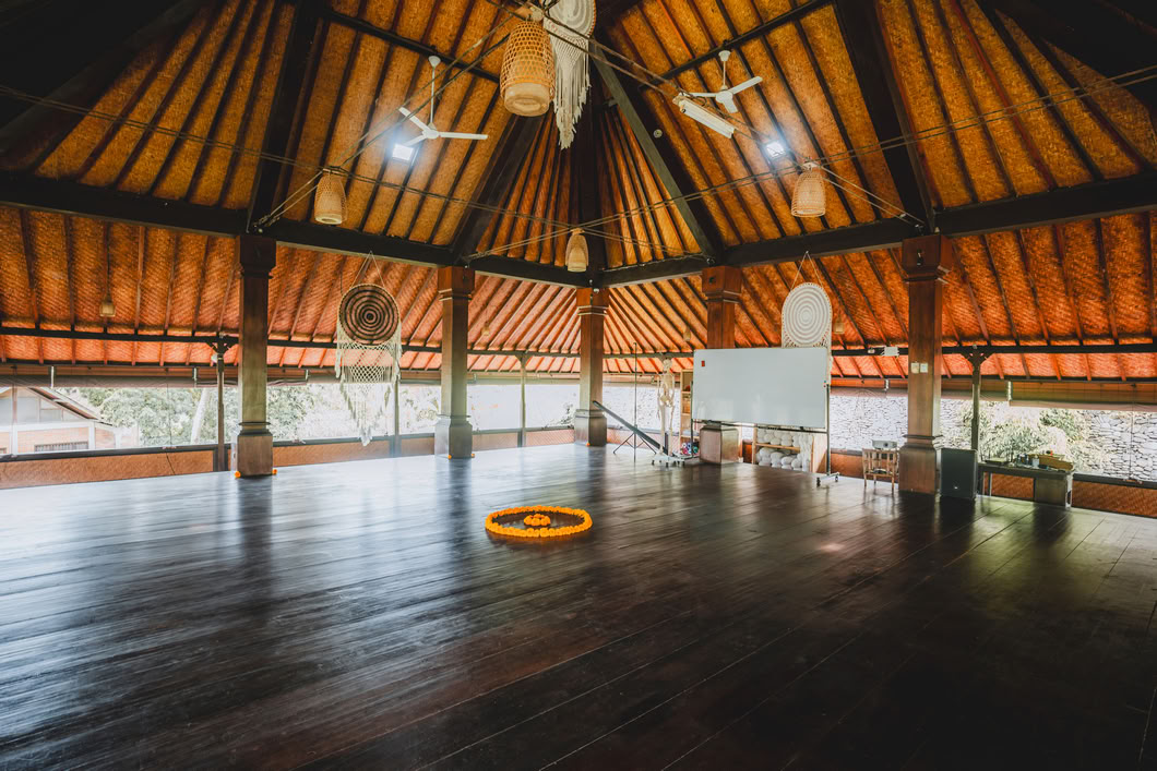 200-uurs/300-uurs hybride yogadocentenopleiding