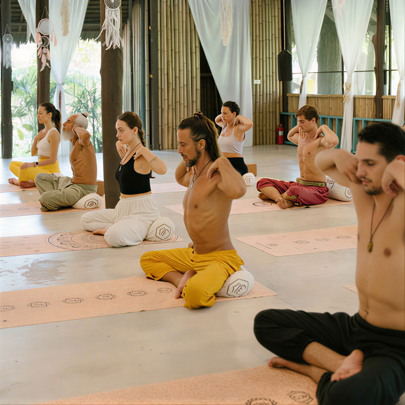 200-uurs/300-uurs hybride yogadocentenopleiding – 21 dec. – 30 dec. 2026