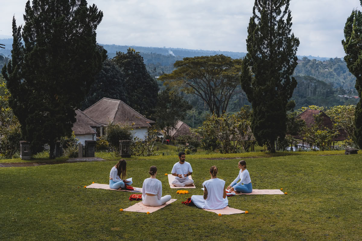 200-uurs/300-uurs hybride yogadocentenopleiding – 26 nov. – 9 dec. 2026