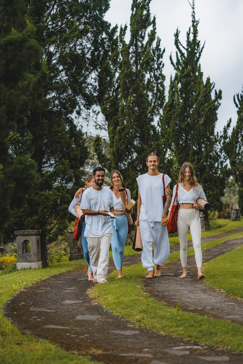 300-uurs yogadocentenopleiding – 24 aug. – 19 sep. 2026