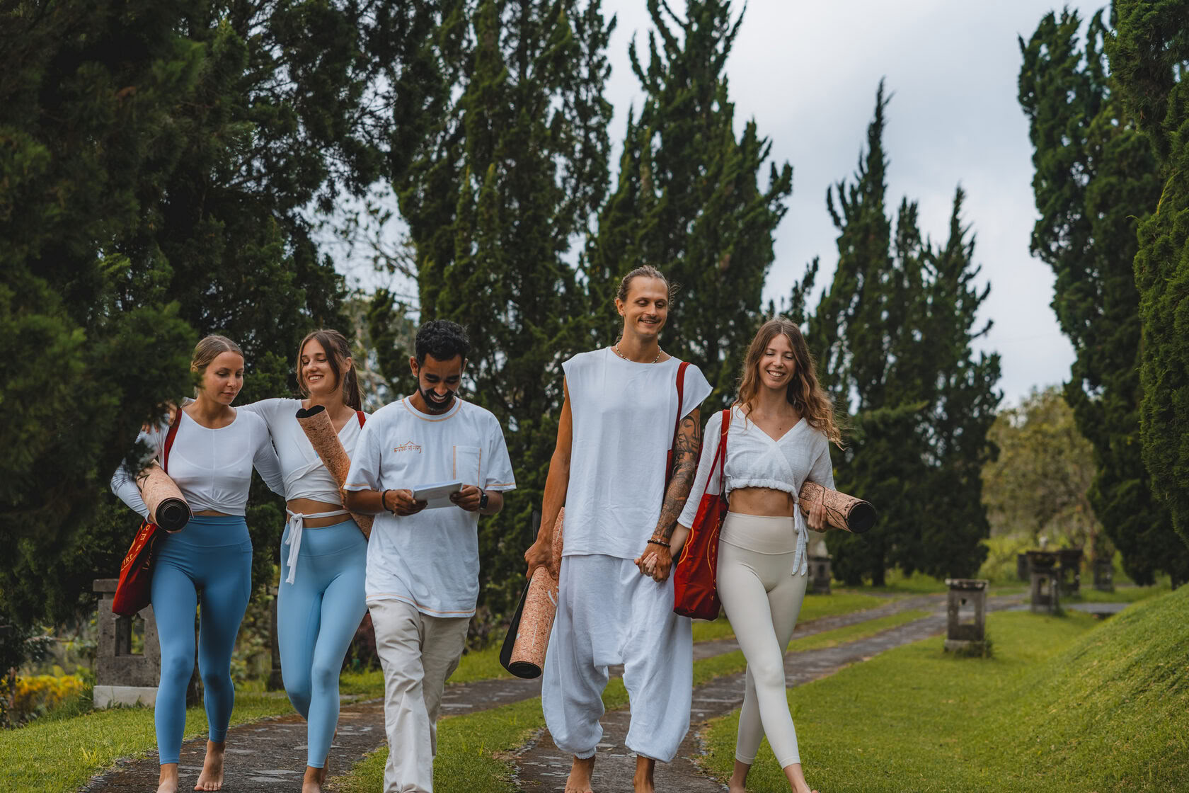 300-uurs yogadocentenopleiding – 24 aug. – 19 sep. 2026