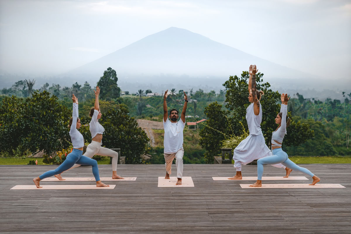 300-uurs yogadocentenopleiding – 24 aug. – 19 sep. 2026