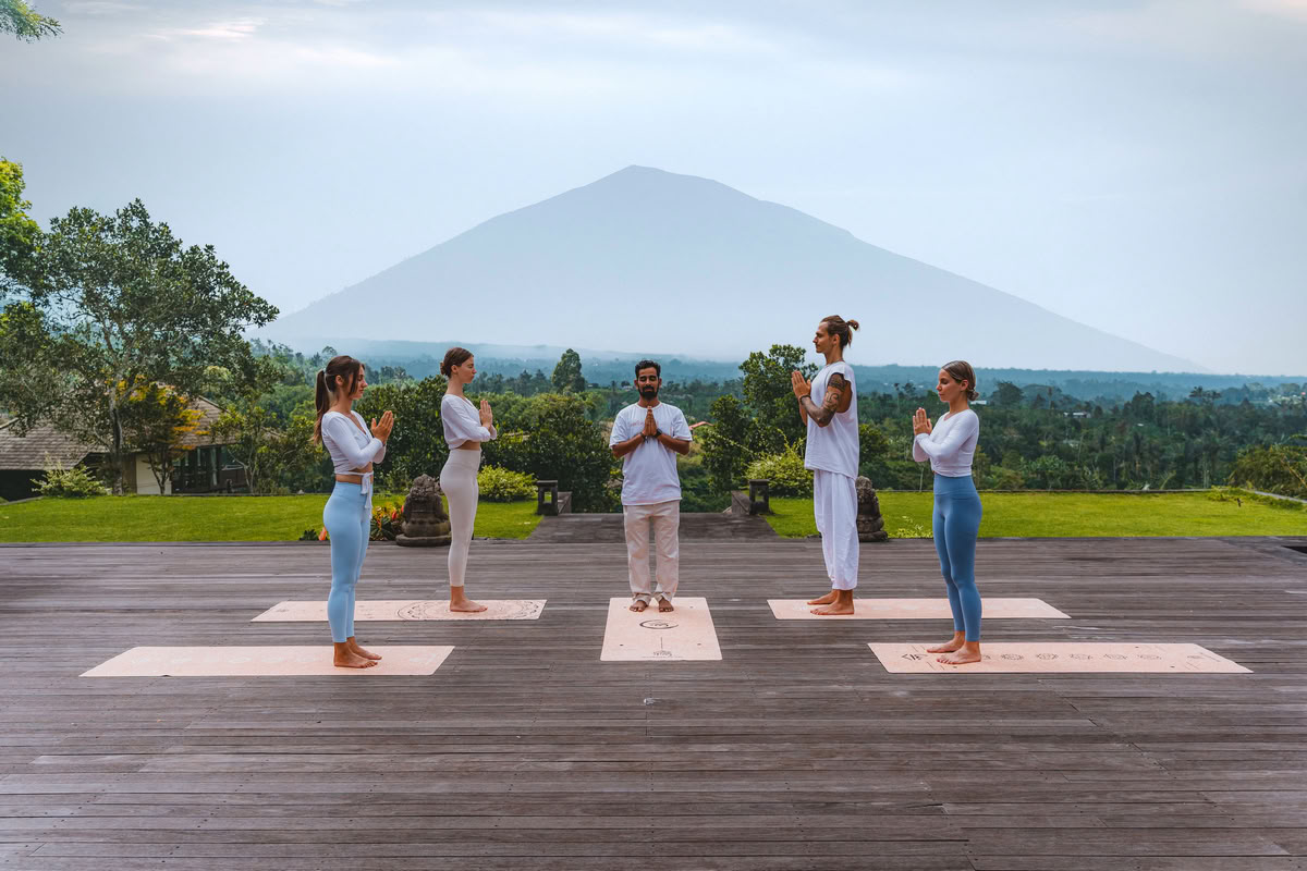 300-uurs yogadocentenopleiding – 24 aug. – 19 sep. 2026