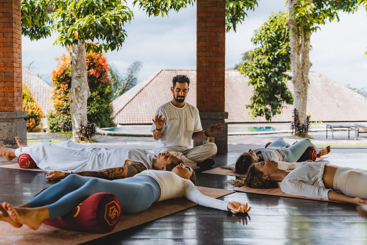 300-uurs yogadocentenopleiding – 24 aug. – 19 sep. 2026