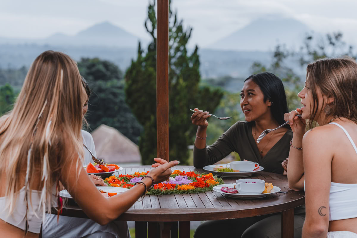 300-uurs yogadocentenopleiding – 24 aug. – 19 sep. 2026