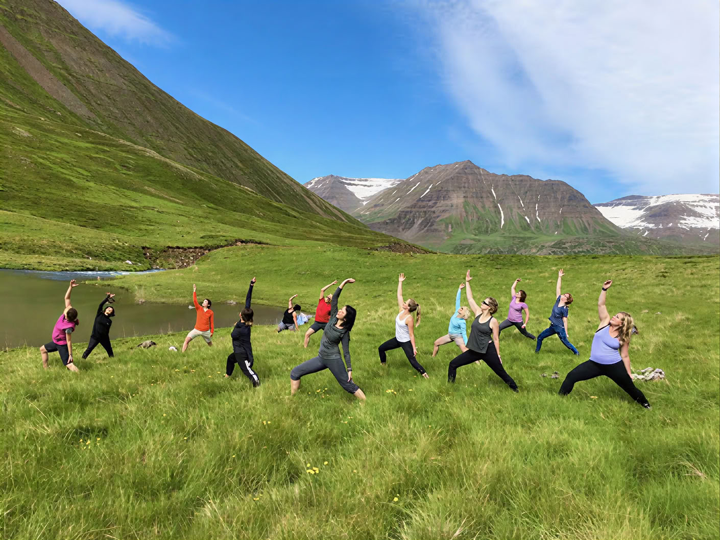 Yoga- en wandelretreat onder de middernachtzon in IJsland – Data 2026