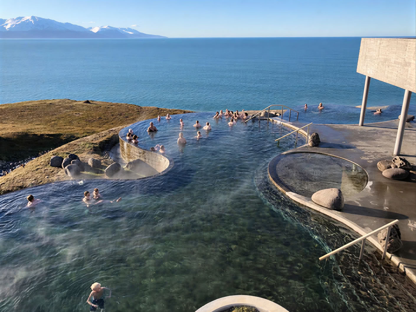 Yoga- en wandelretreat onder de middernachtzon in IJsland – Data 2026