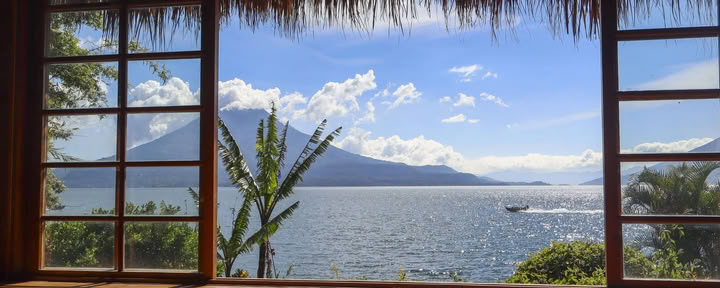 Geest van Atitlán: yoga, klank en wellness-retreat / Kom tot rust in stilte — Villa Sumaya