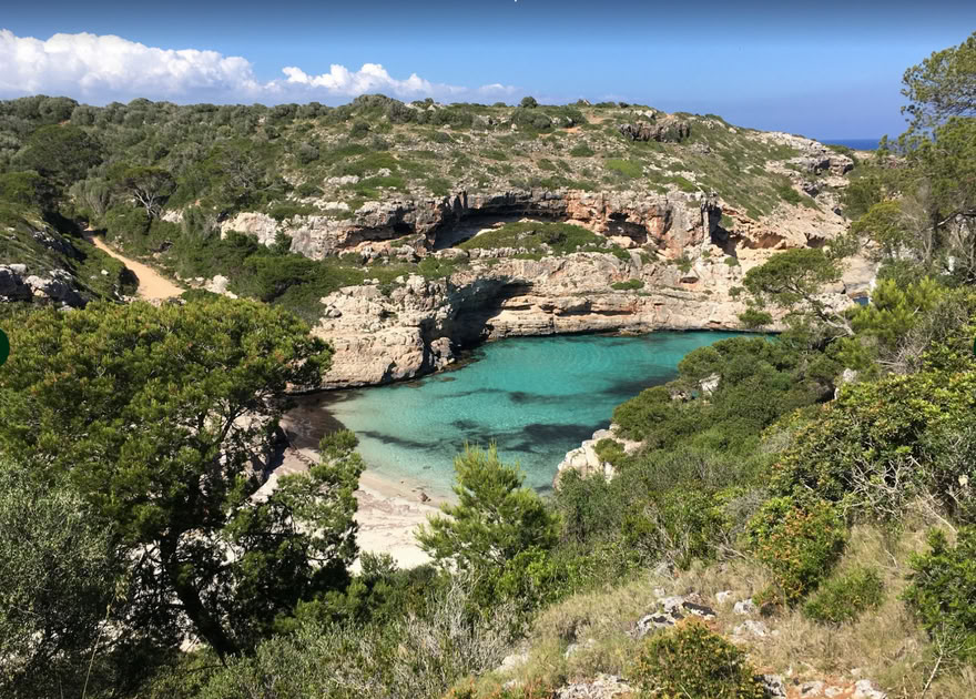 Mediterrane Flow: Yoga aan Zee op Mallorca met Stephanie Phelan