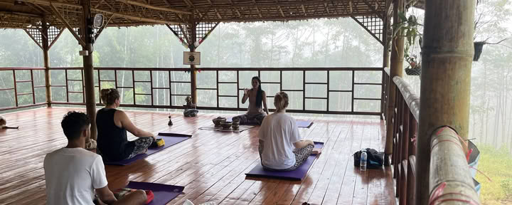 Groepsles: Hatha-yoga + Thaise meditatie