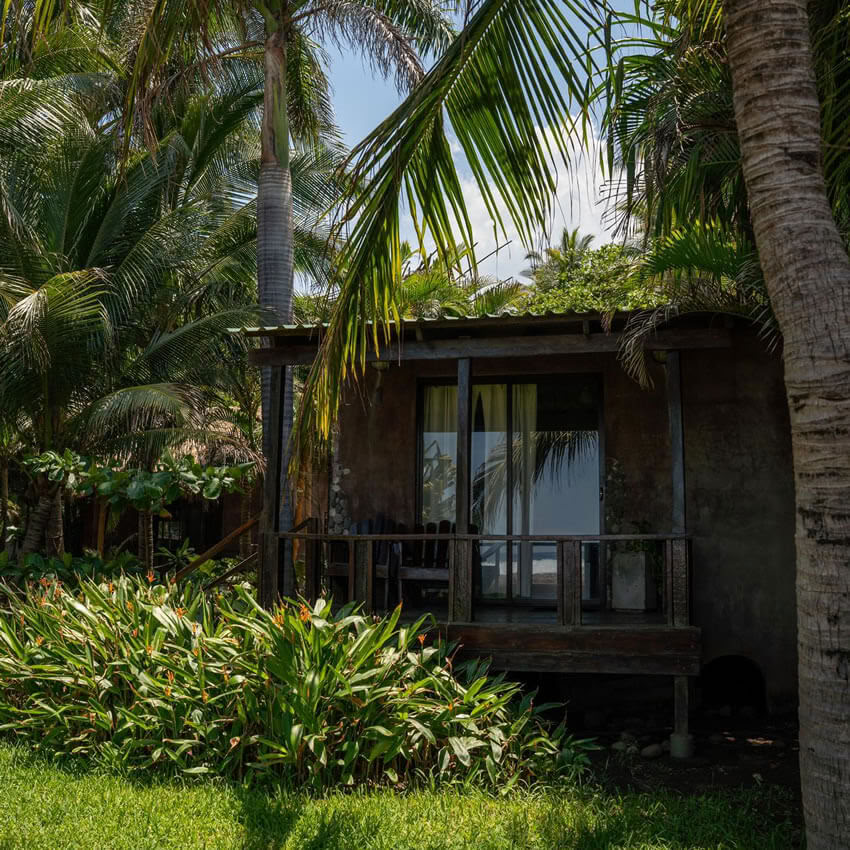 El Salvador • N.t.b. – The Phoenix Retreat