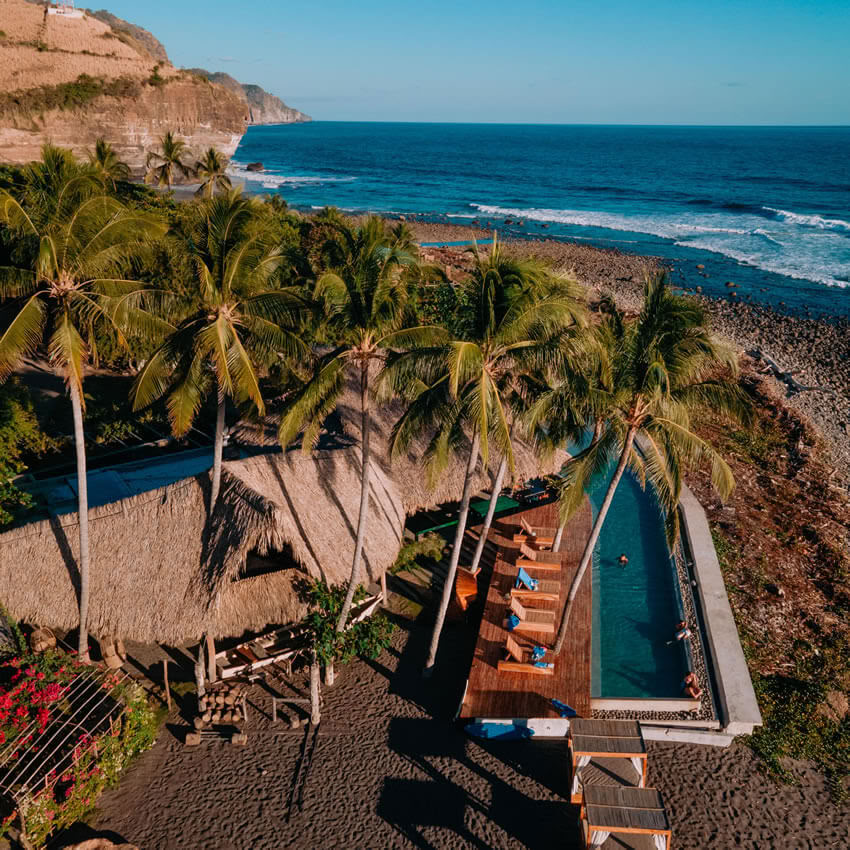 El Salvador • N.t.b. – The Phoenix Retreat