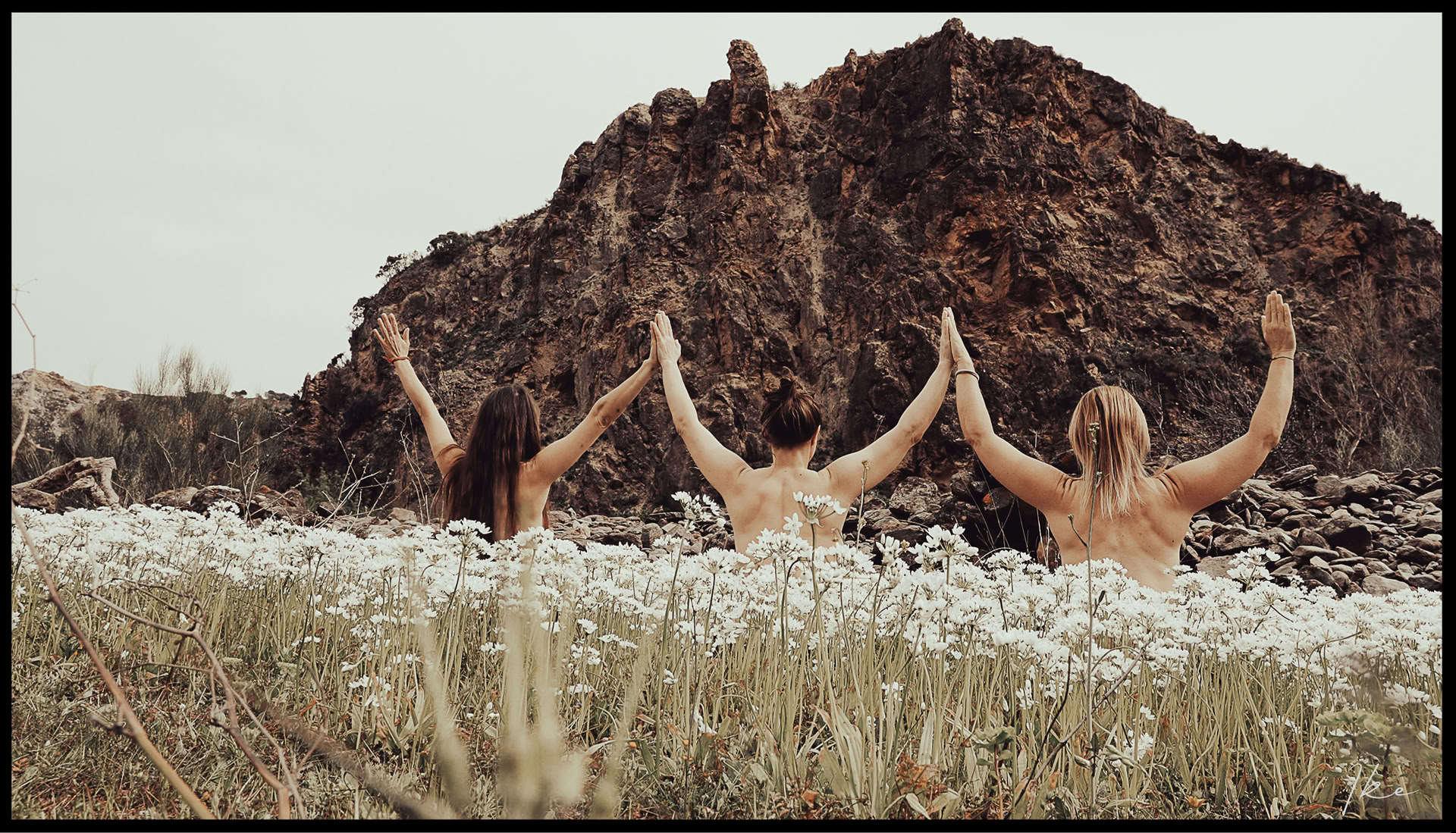 Aardevrouw Naakt Yoga- en Meditatieretraite