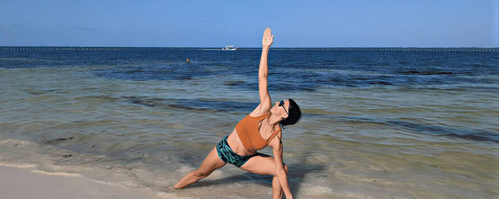 Hot yoga, vinyasa en handstanden met Michael & Sindy!