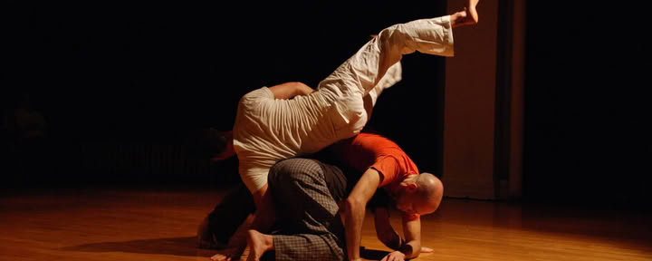 Compositorisch Bewustzijn in Contactimprovisatie-workshop met Andrew Harwood