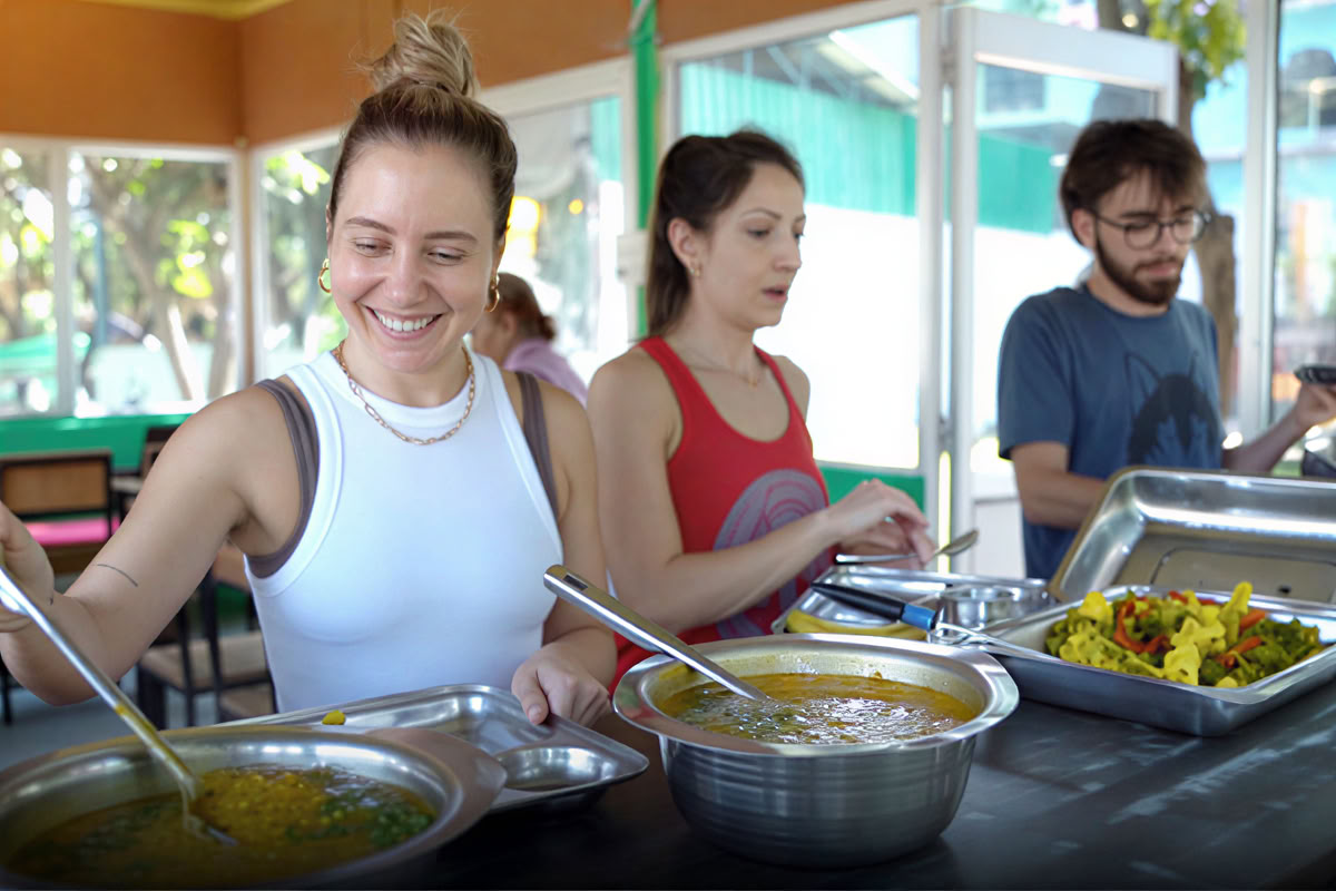 Prenatale en postnatale yogadocentenopleiding in Rishikesh, India