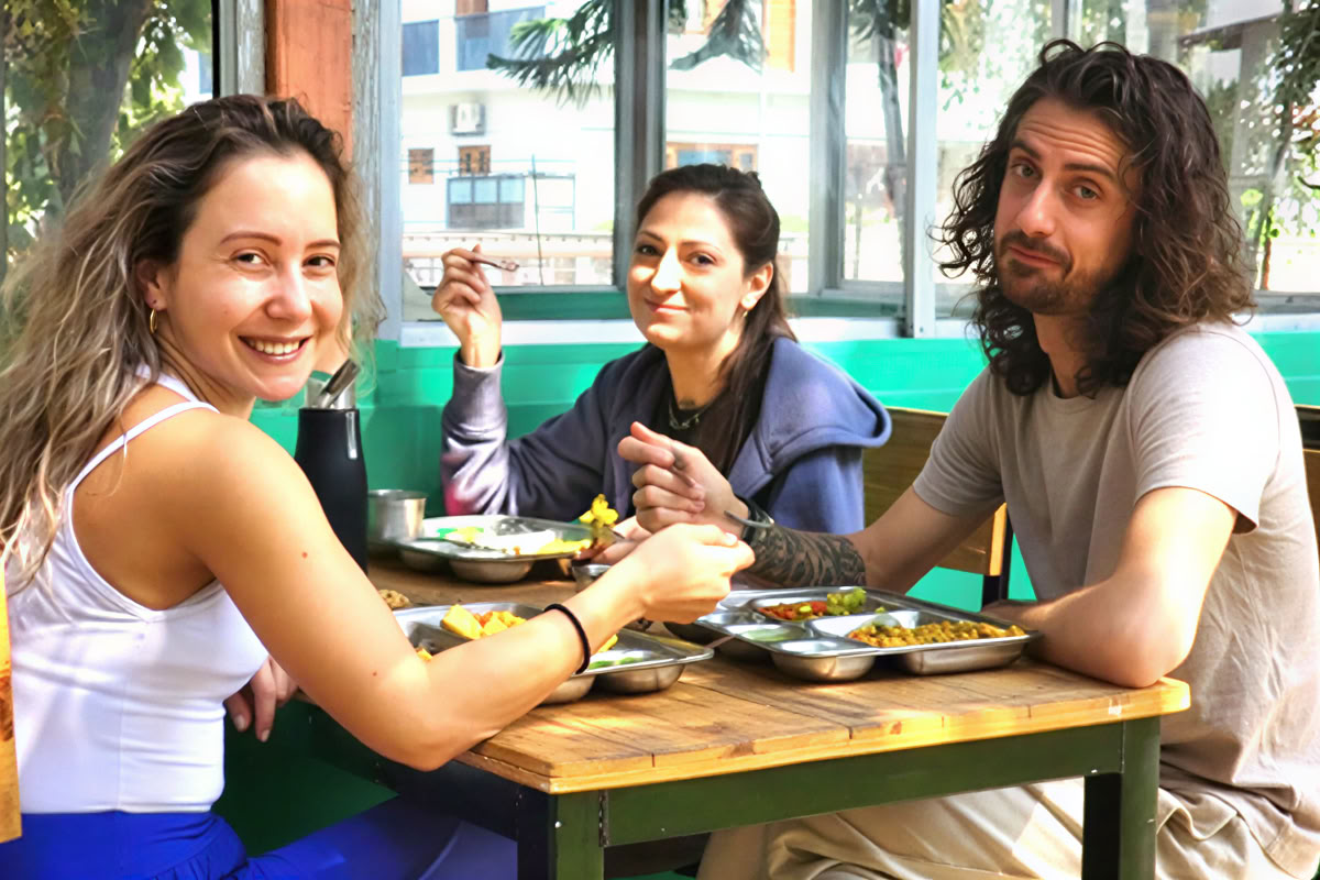 Prenatale en postnatale yogadocentenopleiding in Rishikesh, India