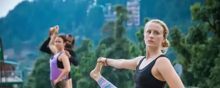 300-uurs Hatha-yogadocentenopleiding