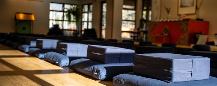 Vrede en Vrijheid: Een Meditatie-retraite van een Week