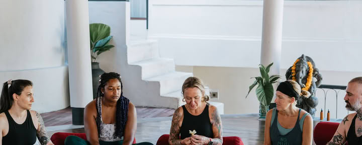 20-uurs yogadocentenopleiding