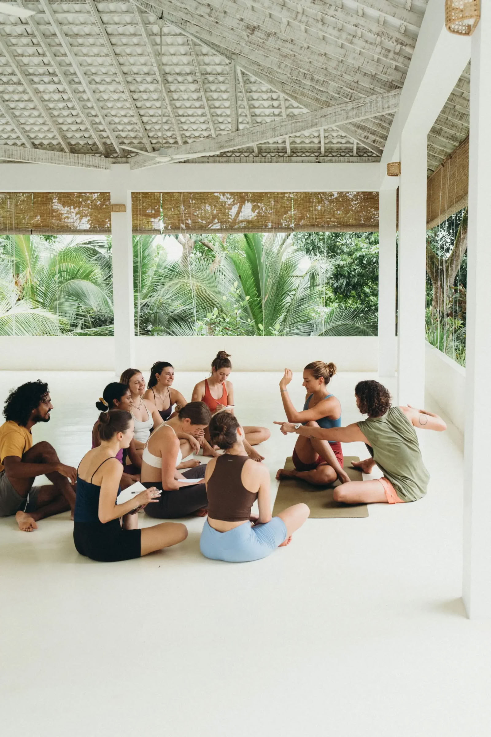 Intensieve lerarenopleiding Yoga Synergy met Simon Borg-Olivier