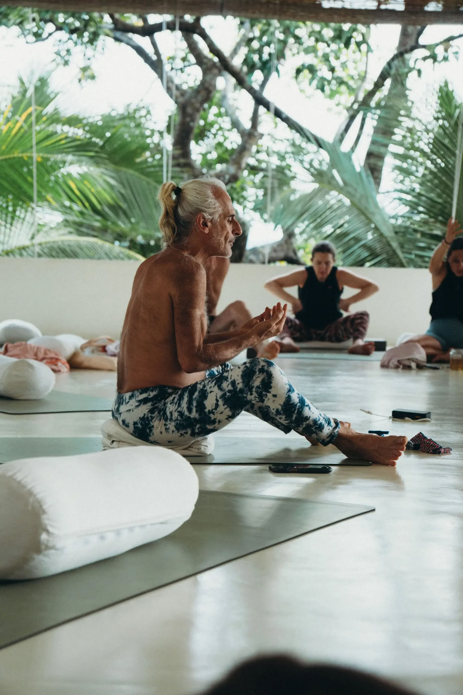 Simon Borg-Olivier 50-uurs Yoga Synergy-intensief
