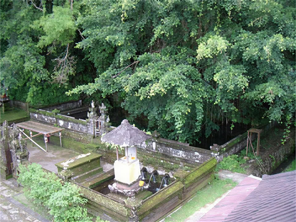 Lente- en bergwandeling in Padang Aji