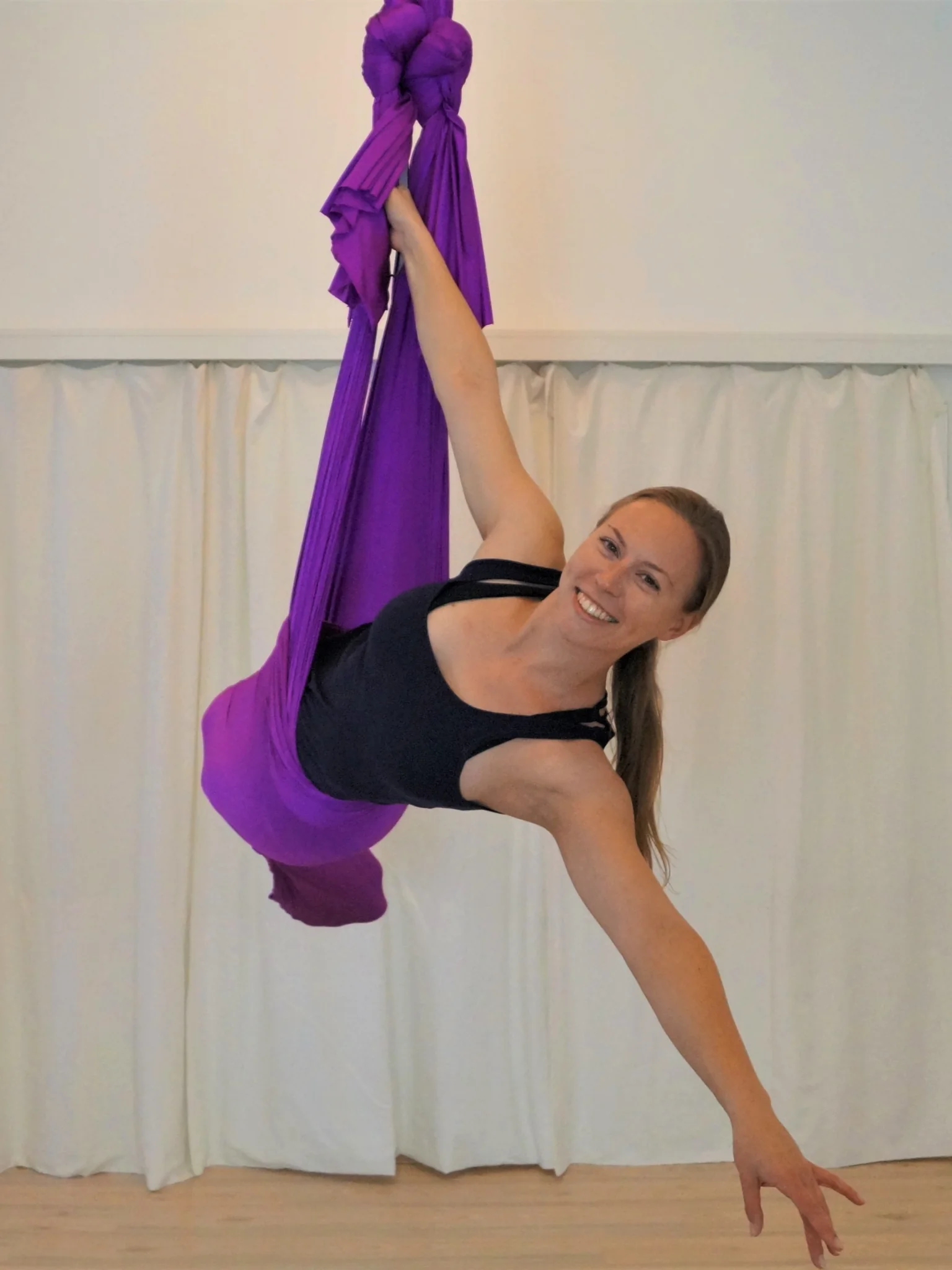 Vlieg & Verblijf: Aerial Yoga Retreat in Wenen