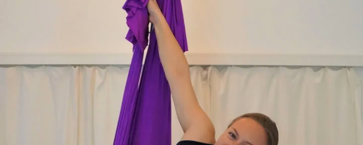 Vlieg & Verblijf: Aerial Yoga Retreat in Wenen
