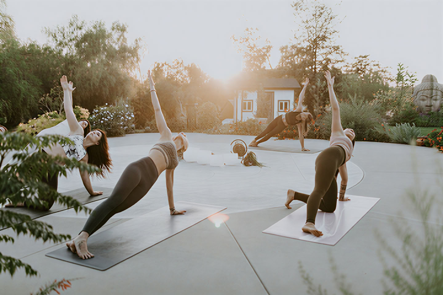 Feestelijke opening van Divine Yoga Properties