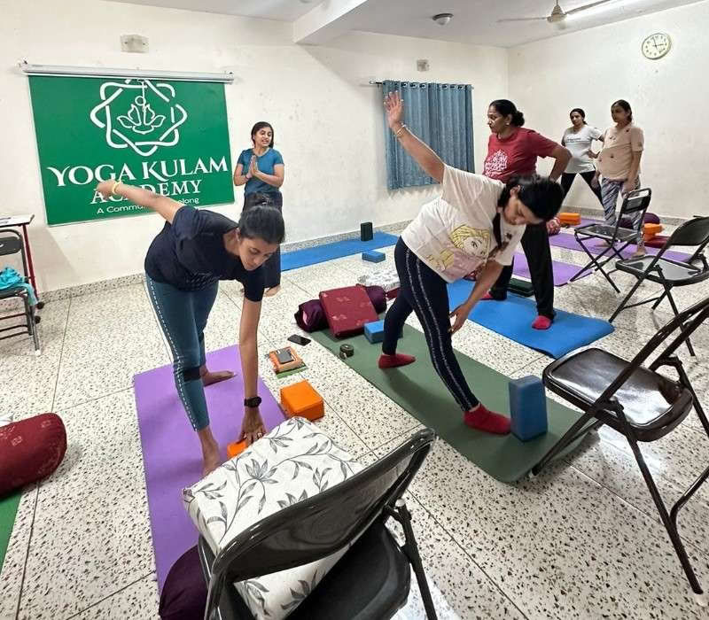 85-uurs docentenopleiding prenatale en postnatale yoga in Bengaluru