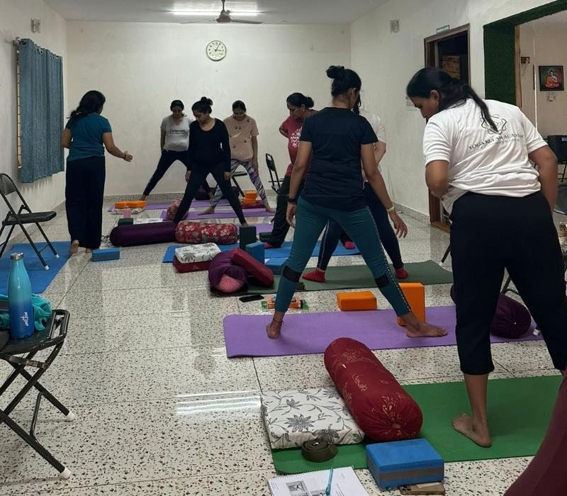 85-uurs docentenopleiding prenatale en postnatale yoga in Bengaluru